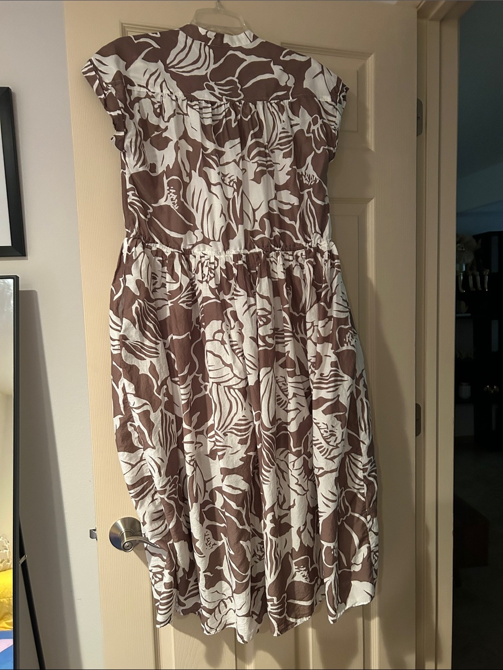 AYR Taupe and White Floral Midi Dress - Picture 4 of 5